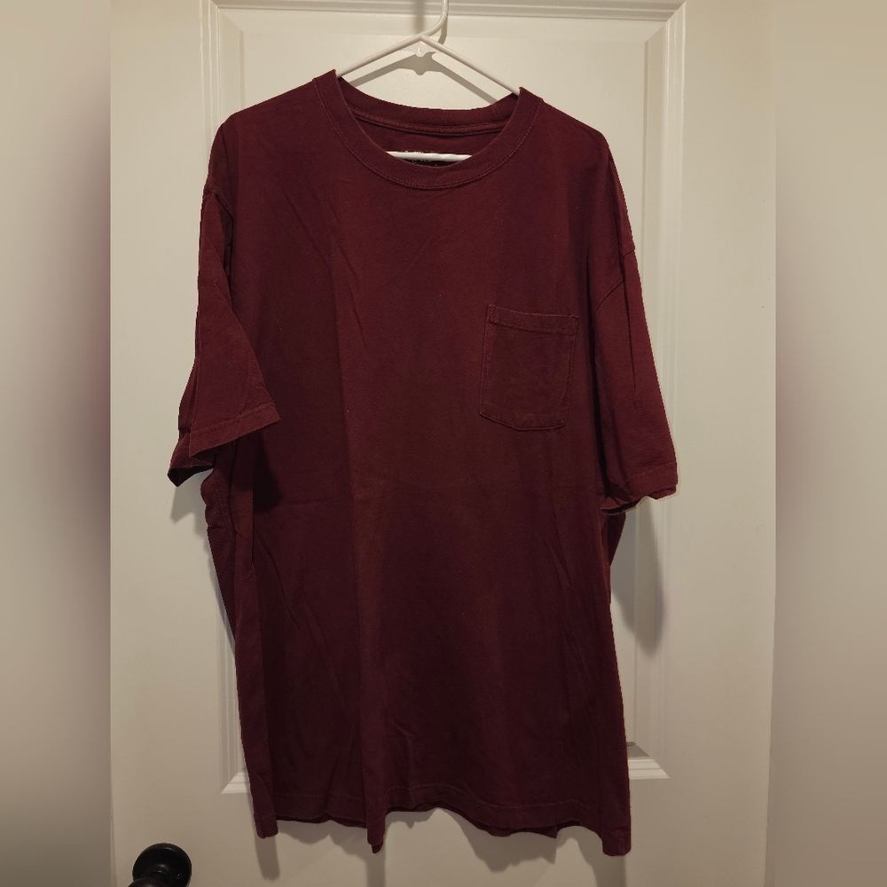 Dickies Men's Pocket T-Shirt in Maroon